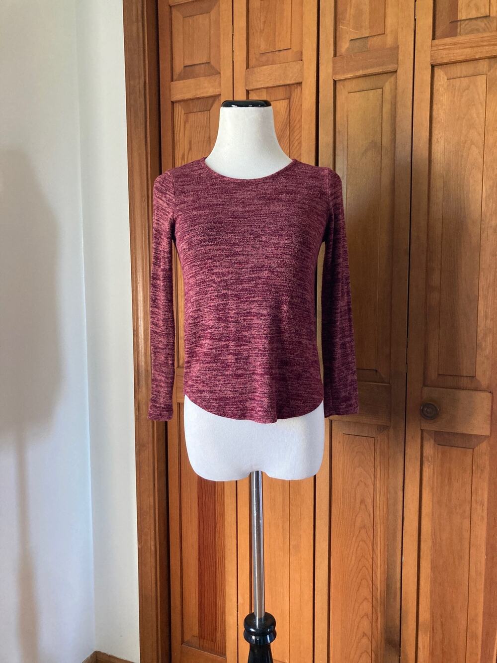Old Navy Maroon Light Pullover Sweater, Size M